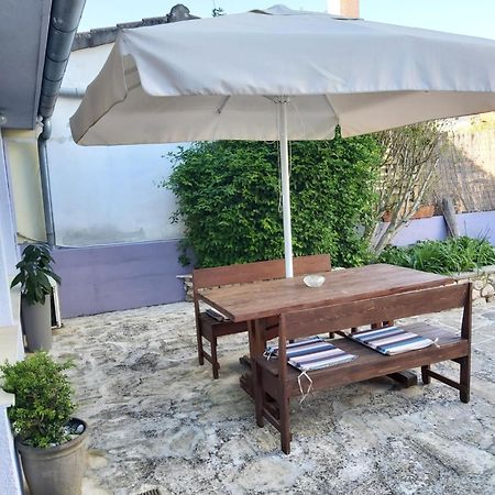 Apartman Luce With Shared Pool Задар Екстериор снимка