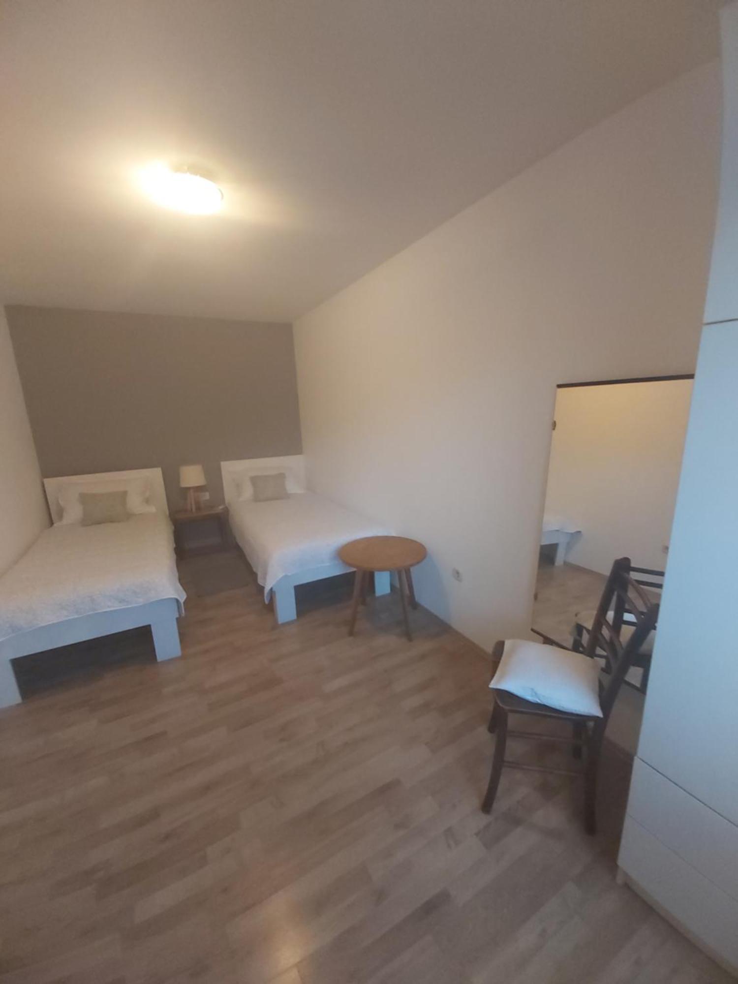 Apartman Luce With Shared Pool Задар Екстериор снимка