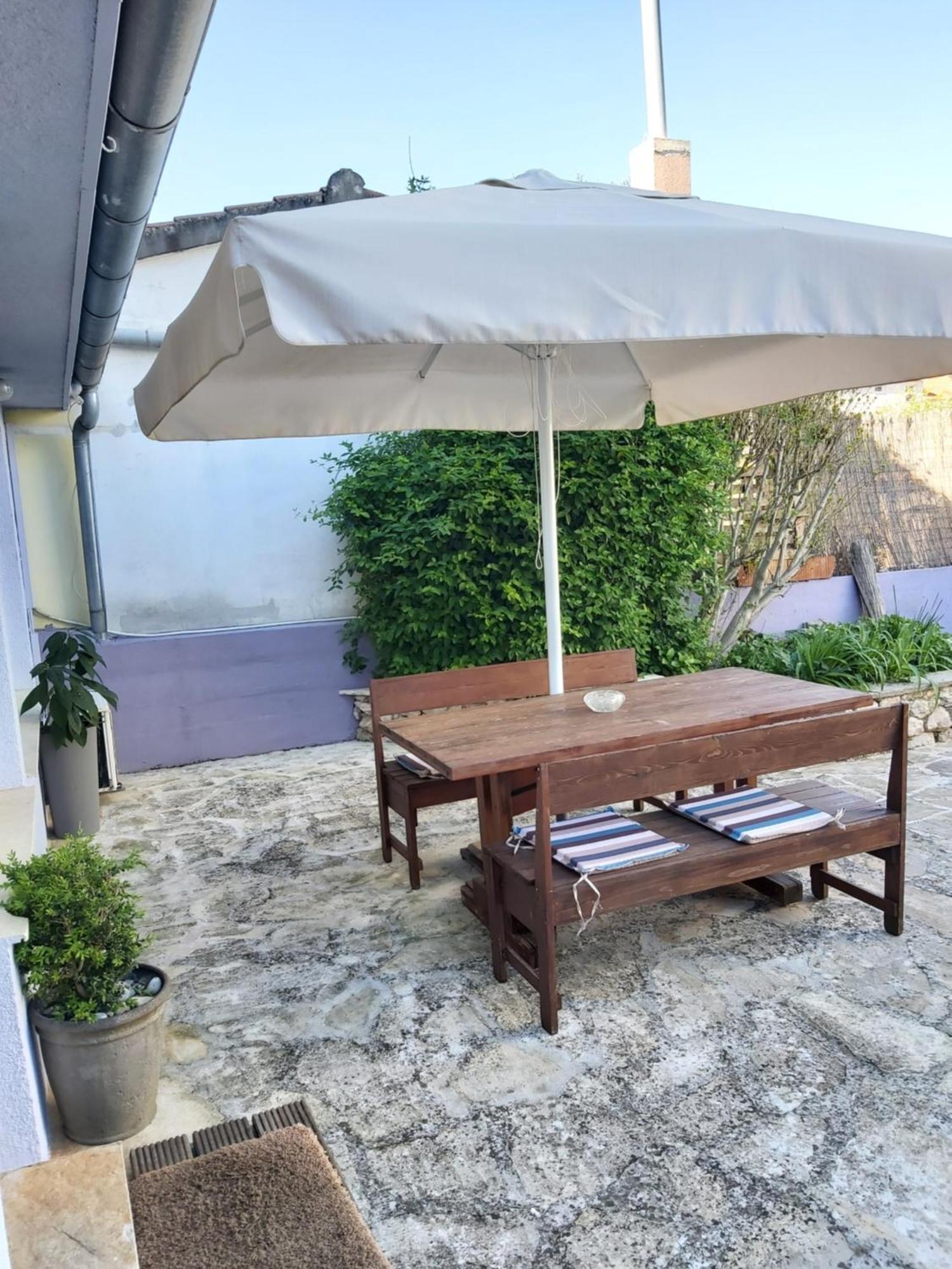 Apartman Luce With Shared Pool Задар Екстериор снимка